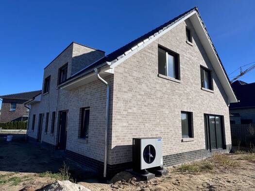 Doppelhaushälfte zur Miete 1.400 € 4 Zimmer 124,5 m² frei ab 15.02.2026 Verden Verden (Aller) 27283