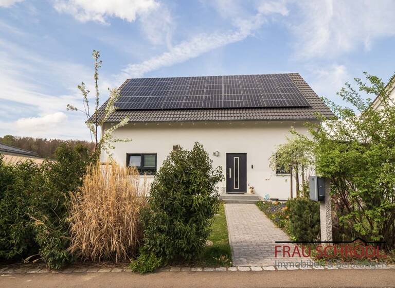 Einfamilienhaus zum Kauf 659.000 € 5,5 Zimmer 157,4 m²<br/>Wohnfläche 730 m²<br/>Grundstück 01.10.2025<br/>Verfügbarkeit Volkertshausen 78269