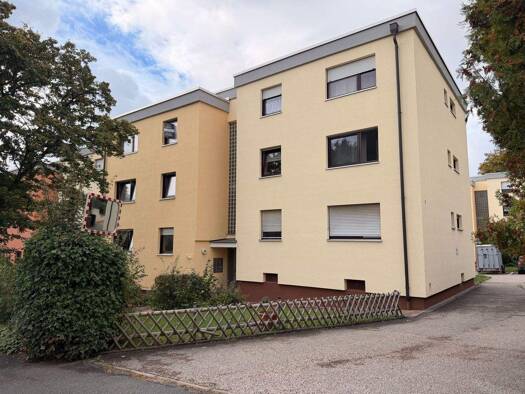 Wohnung zum Kauf 220.000 € 2 Zimmer 62 m² Geschoss 2/3 frei ab sofort Zirndorf Zirndorf 90513