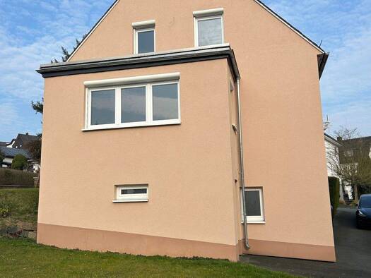 Haus zum Kauf 249.000 € 6 Zimmer 120 m² 722 m² Grundstück Marburgerstraße 6 Offenbach Mittenaar 35756