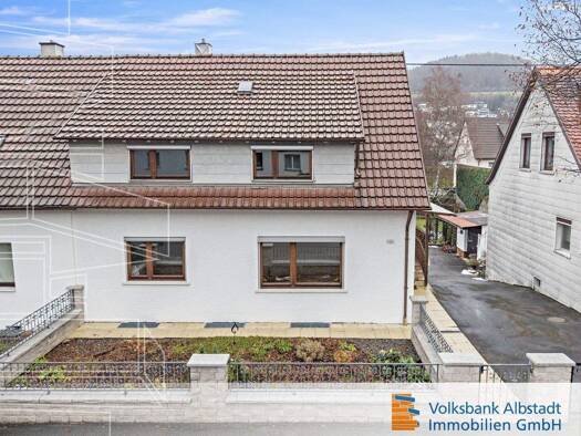 Einfamilienhaus zum Kauf 230.000 € 5,5 Zimmer 116 m² 499 m² Grundstück frei ab sofort Ebingen Albstadt 72458