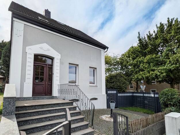 Einfamilienhaus zum Kauf - Erstbezug 385.000 € 4 Zimmer 113 m² 436 m² Grundstück Dümpten Mülheim 45475