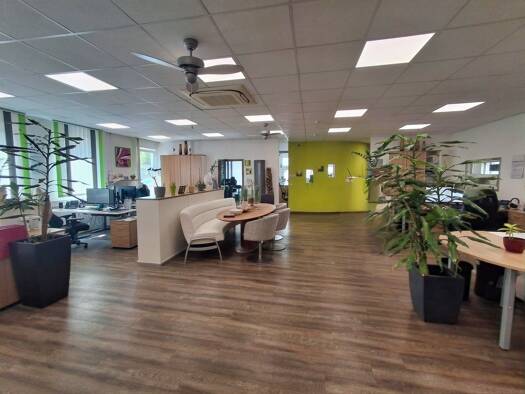 Bürogebäude zum Kauf 1.650.000 € 14 Zimmer Teublitz 93158