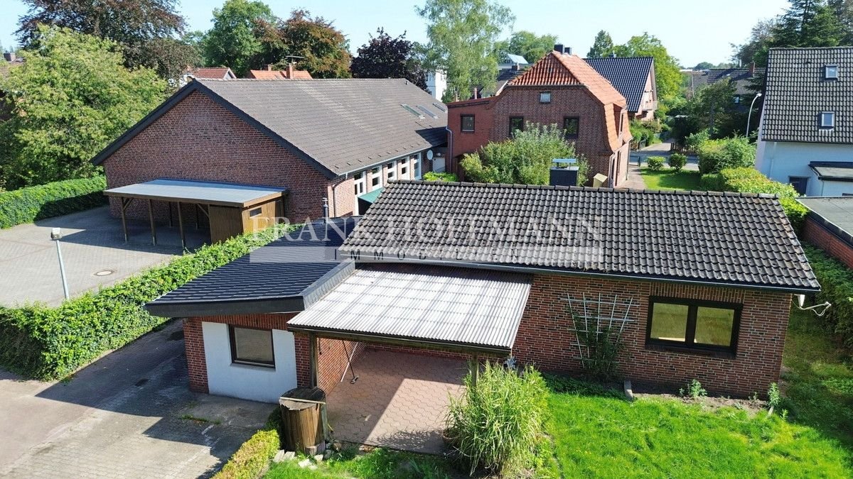 Einfamilienhaus zum Kauf 389.000 € 10 Zimmer 190 m²<br/>Wohnfläche 1.399 m²<br/>Grundstück Bad Bramstedt 24576