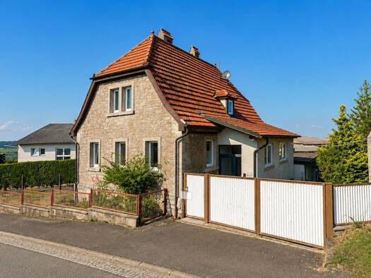 Einfamilienhaus zum Kauf 295.000 € 3,5 Zimmer 105 m² 1.600 m² Grundstück Kleinrinderfeld 97271