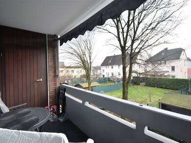 Wohnung zur Miete 845 € 3 Zimmer 80,9 m² 1. Geschoss frei ab sofort Blumenstraße 22 Fahrn Duisburg 47179