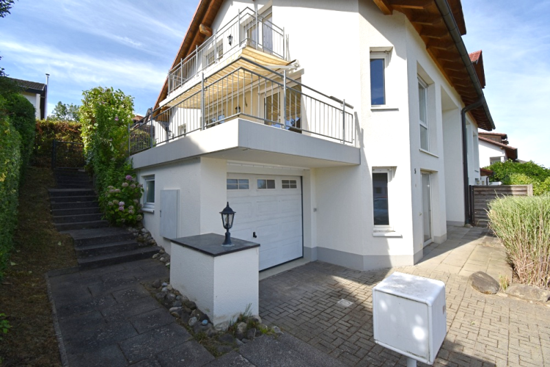 Immobilie in Gaienhofen - Bezugsfreie Doppelhaushälfte mit fantastischem Seeblick in ruhiger Lage - Bild 2