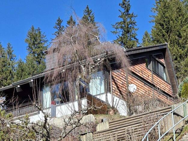 Einfamilienhaus zum Kauf provisionsfrei 500.000 € 7 Zimmer 240 m² 1.525 m² Grundstück Stadtgebiet Furtwangen 78120