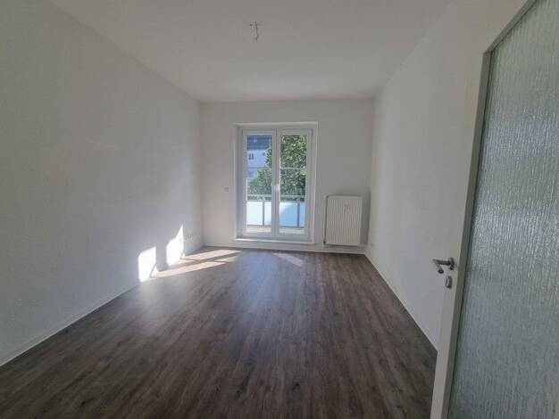 Wohnung zur Miete 420 € 2 Zimmer 46,9 m² 1. Geschoss frei ab 30.08.2026 Trothaer Straße 98 Trotha Nord 06118