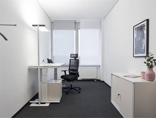 Bürofläche zur Miete - Erstbezug provisionsfrei 600 € 40 m² Bürofläche Stresemannallee 4B Hammfeld Neuss 41460