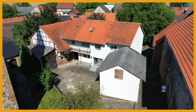 Einfamilienhaus zum Kauf provisionsfrei 139.000 € 6 Zimmer 155 m²<br/>Wohnfläche 643 m²<br/>Grundstück Speckswinkel Neustadt (Hessen) / Speckswinkel 35279