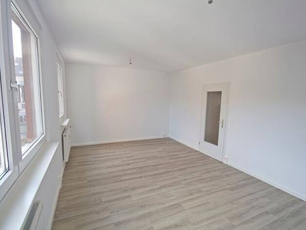 Wohnung zur Miete 513 € 2 Zimmer 60,4 m² 3. Geschoss Voßstr. 2 Innenstadt Halle (Saale) 06110