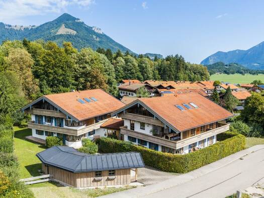 Mehrfamilienhaus zum Kauf 688 m² 1.454 m² Grundstück Ettenhausen Schleching 83259