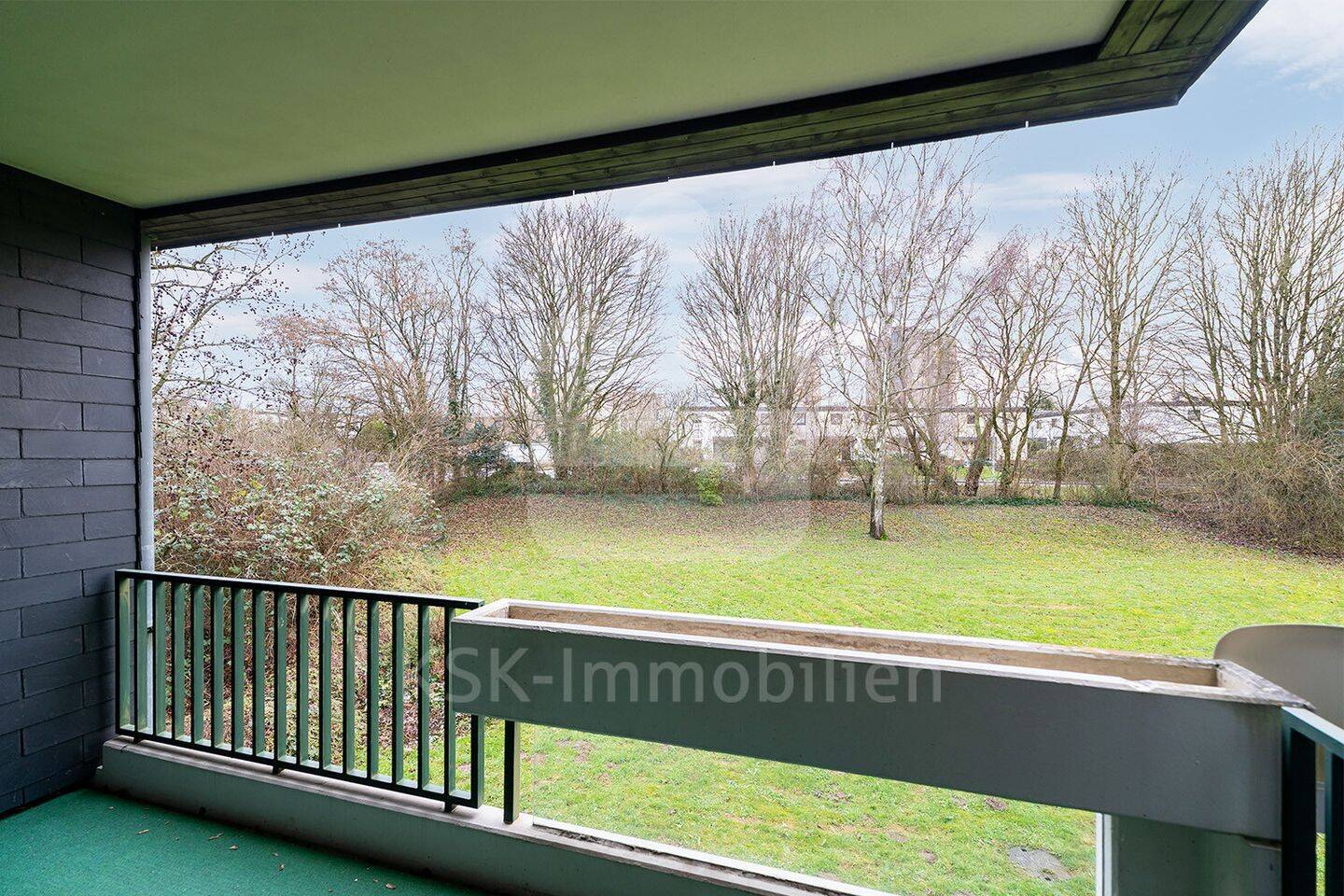 Immobilie in Bergisch Gladbach - Attraktives Senioren-Appartement mit Balkon und Aufzug. - Bild 2