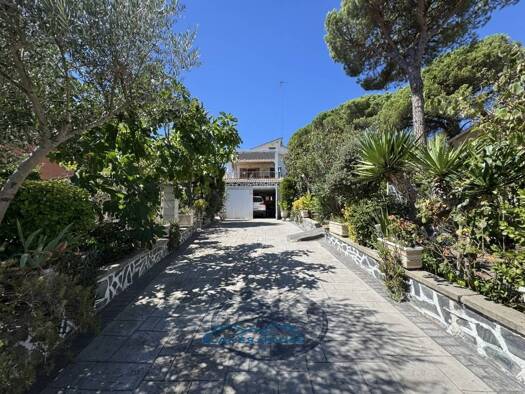 Villa zum Kauf 350.000 € 5 Zimmer 136 m² 583 m² Grundstück Ronda Goba 0 Vidreres 17411