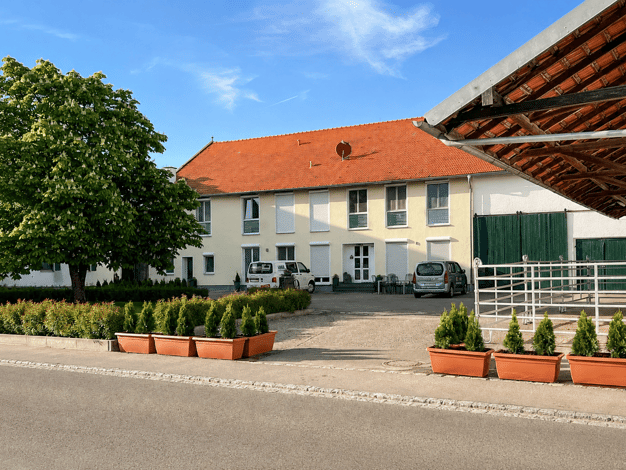 Mehrfamilienhaus zum Kauf als Kapitalanlage geeignet 2.100.000 € 15 Zimmer 600 m² 3.291 m² Grundstück Motzenhofen Hollenbach 86568