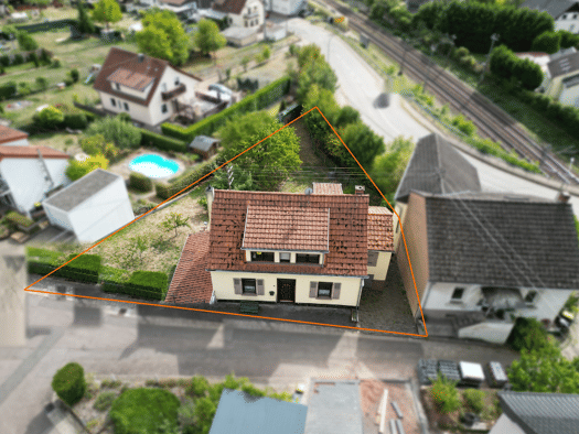 Einfamilienhaus zum Kauf 215.000 € 5 Zimmer 100 m² 910 m² Grundstück frei ab sofort Besseringen Merzig 66663
