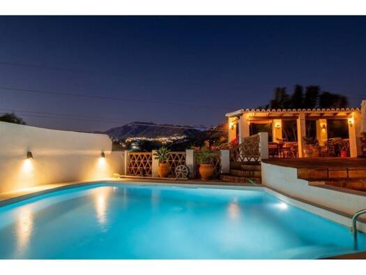 Chalet zum Kauf 995.000 € 4 Zimmer 246 m² 2.712 m² Grundstück Nerja 29780
