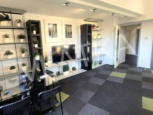 Wohnung zur Miete 900 € 3 Zimmer 135 m² 3 Geschosse Zagreb 10000
