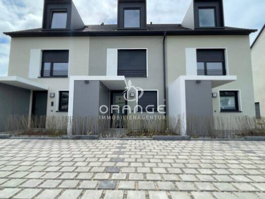 Reihenmittelhaus zum Kauf - Erstbezug 379.000 € 5,5 Zimmer 145 m² 175 m² Grundstück frei ab sofort Söhnstetten Steinheim am Albuch 89555