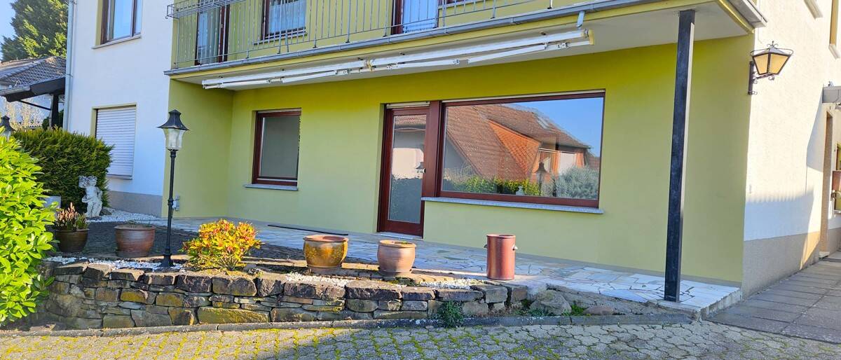 Große helle Dreizimmerwohnung im Erdgeschoss eines Dreifamilienhauses in Unkel zu vermieten