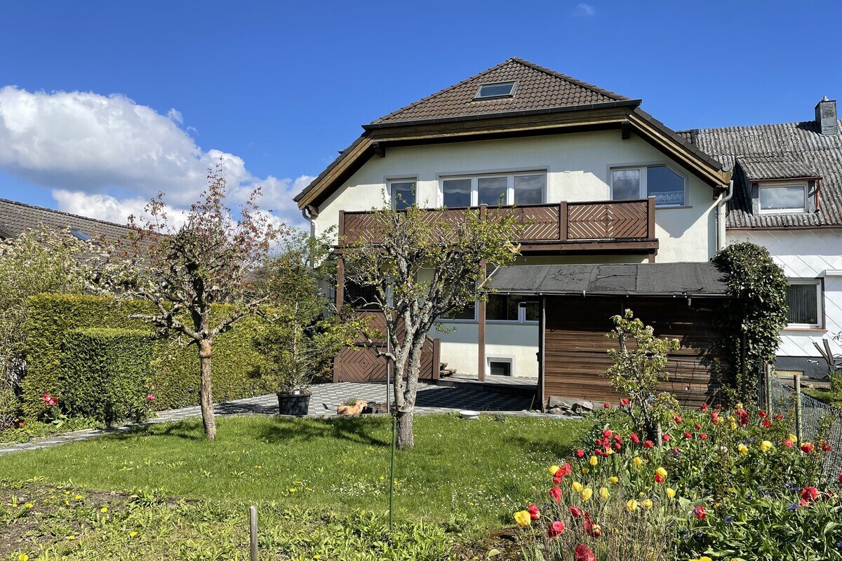 Einfamilienhaus zum Kauf 275.000 € 6 Zimmer 184 m²<br/>Wohnfläche 385 m²<br/>Grundstück Gerolstein Gerolstein 54568