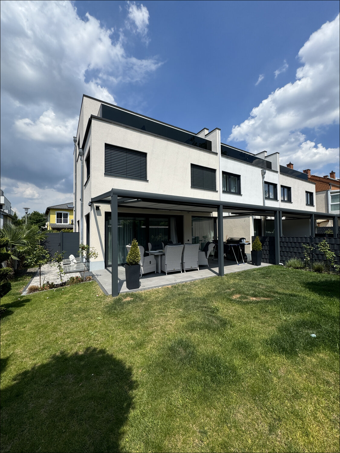 Reihenendhaus zum Kauf 898.000 € 7 Zimmer 186 m²<br/>Wohnfläche 265 m²<br/>Grundstück Südost Hanau 63450