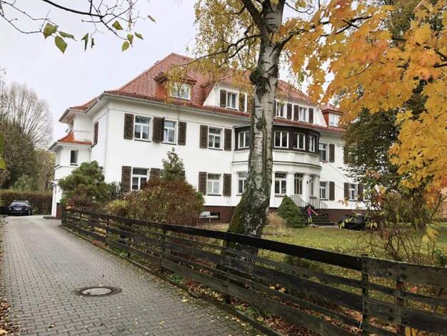 Wohnung zur Miete 950 € 4 Zimmer 117 m² 1. Geschoss frei ab 01.01.2026 Ferdinand-Freiligrath- Str. 12 Radeberg 01454