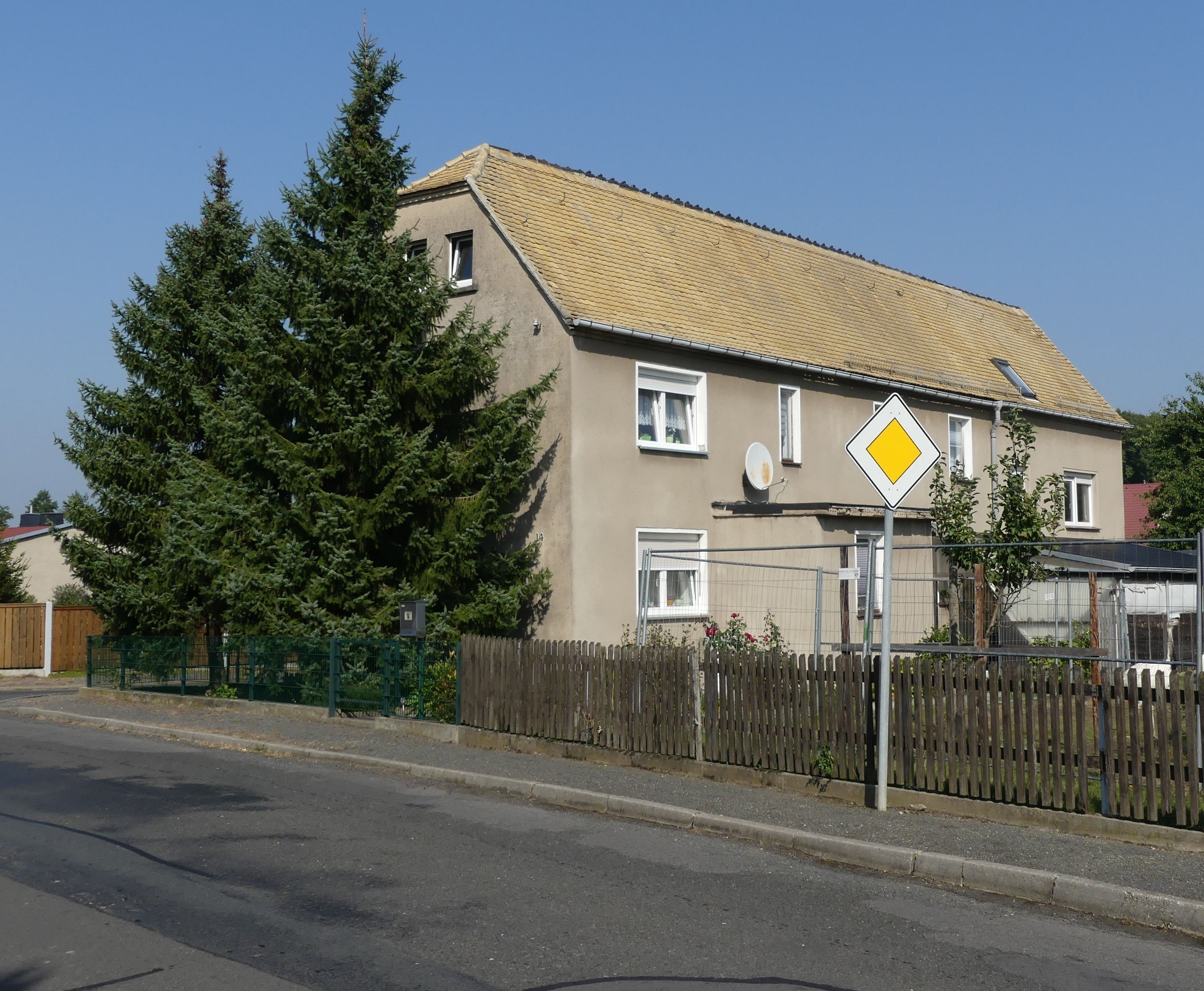 Einfamilienhaus zum Kauf 185.000 € 8 Zimmer 282 m²<br/>Wohnfläche 891 m²<br/>Grundstück Zschorna Lossatal 04808