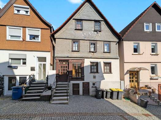 Mehrfamilienhaus zum Kauf als Kapitalanlage geeignet 225.000 € 9 Zimmer 183,5 m² 114 m² Grundstück Biedenkopf 35216