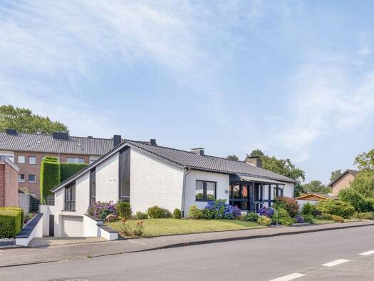 Bungalow zum Kauf 425.000 € 4 Zimmer 144 m² 1.220 m² Grundstück Brüggen 41379