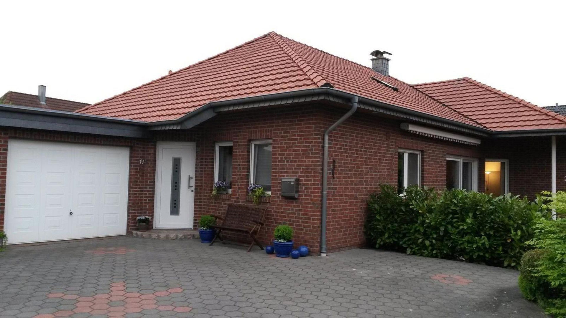 Bungalow zum Kauf provisionsfrei 447.000 € 4 Zimmer 140 m²<br/>Wohnfläche 740 m²<br/>Grundstück 01.11.2025<br/>Verfügbarkeit Hude Hude 27798