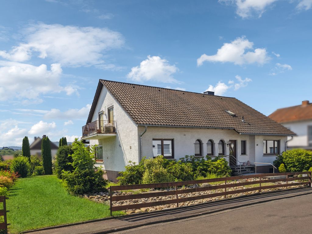 Einfamilienhaus zum Kauf 549.000 € 7 Zimmer 220 m²<br/>Wohnfläche 1.197 m²<br/>Grundstück Ruttershausen Lollar 35457