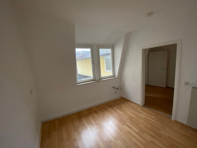 Wohnung zur Miete 599 € 3 Zimmer 100 m² Sorge 12 Altstadt Gera 07545