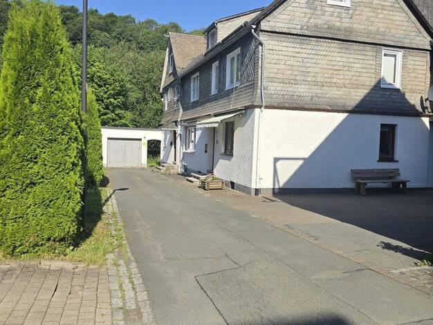 Mehrfamilienhaus zum Kauf provisionsfrei 259.000 € 11 Zimmer 218 m² 400 m² Grundstück Siedlinghausen Winterberg 59955