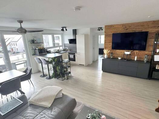 Wohnung zur Miete 1.500 € 3 Zimmer 85 m² Geschoss 2/3 frei ab sofort Altlussheimerstr.  53, Neulußheim 68809