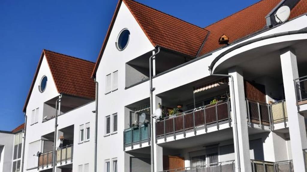 Wohnung zur Miete 553 € 3 Zimmer 85 m² 3. Geschoss frei ab 01.06.2026 Limbach-Oberfrohna 09212