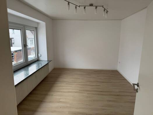 Wohnung zur Miete 750 € 2,5 Zimmer 75 m² Geschoss 1/3 frei ab sofort Niederkaufungen Kaufungen 34260