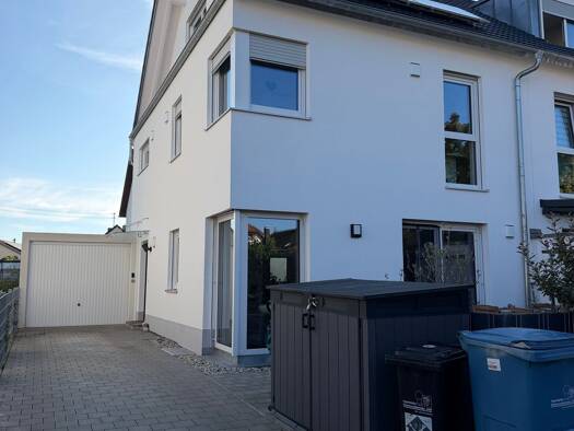 Doppelhaushälfte zur Miete 2.100 € 5,5 Zimmer 125 m² 187 m² Grundstück frei ab 18.05.2027 Siedlungsstraße 33 Zuchering Ingolstadt 85051