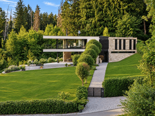 Villa zum Kauf 2.650.000 € 6,5 Zimmer 335 m² 1.848 m² Grundstück frei ab 01.10.2027 Austraße 34 Hochburg-Ach 5122