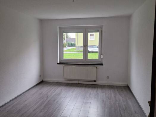 Wohnung zur Miete 379 € 3 Zimmer 58 m² 2 Geschosse frei ab sofort Gartenstraße 7 Lichtenwalde Niederwiesa 09577