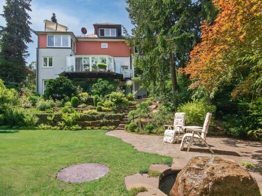 Einfamilienhaus zum Kauf 1.360.000 € 7 Zimmer 207 m² 1.073 m² Grundstück Gerlingen 70839