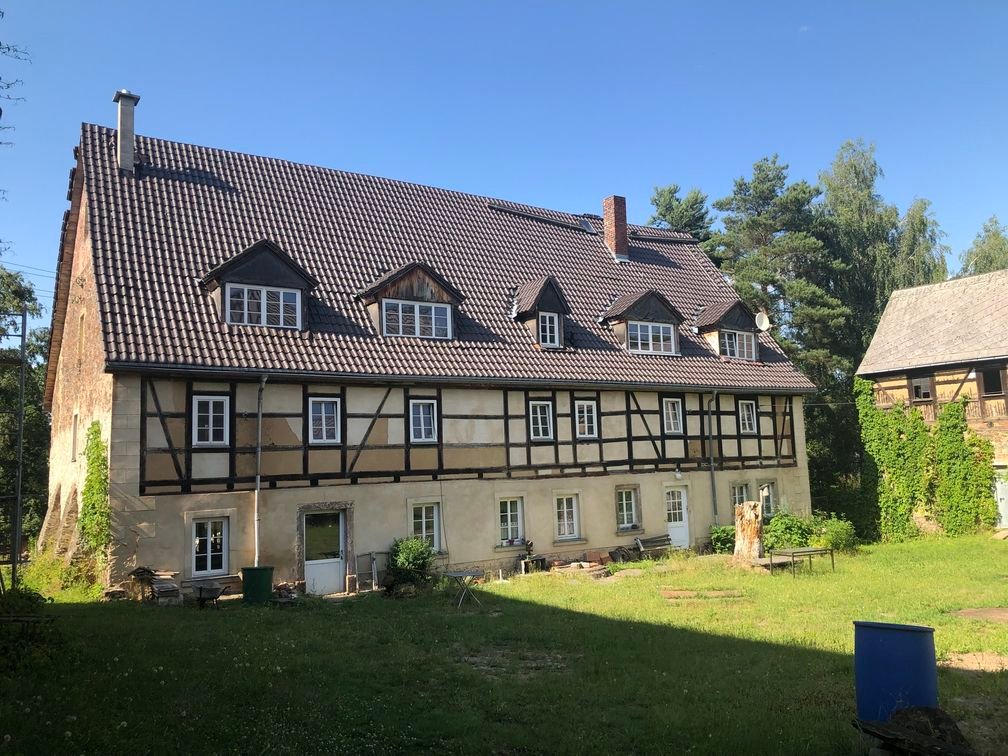 Bauernhaus zum Kauf 290.000 € 9 Zimmer 670 m²<br/>Wohnfläche 9.580 m²<br/>Grundstück Südstraße 11 Berbersdorf Striegistal 09661