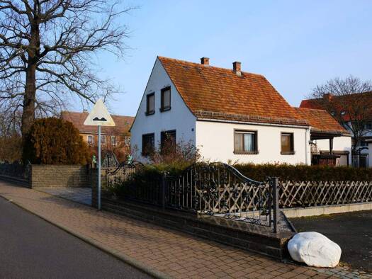 Haus zum Kauf 349.000 € 1.992 m² Grundstück frei ab sofort Stauchitz 01594