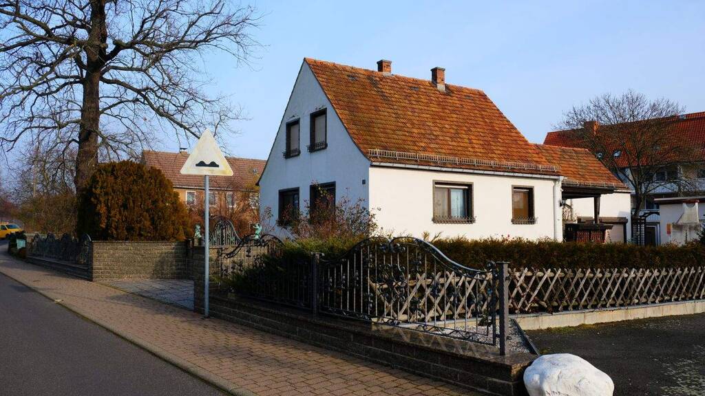 Haus zum Kauf 349.000 € 1.992 m² Grundstück frei ab sofort Stauchitz 01594