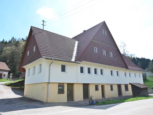 Haus zum Kauf 345.000 € 11 Zimmer 314,7 m² 2.232 m² Grundstück Reinerzau Alpirsbach 72275