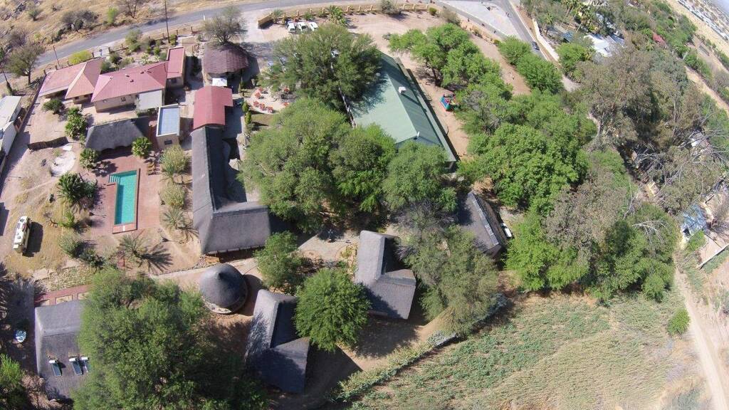 Hotel zum Kauf als Kapitalanlage geeignet 1.800.000 € 16 Zimmer 600 m² 12.600 m² Grundstück Dr. Ian Scheepers Drive Omamuru 13009