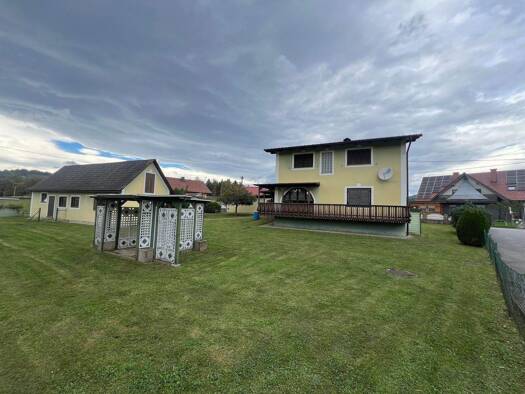 Haus zum Kauf 315.000 € 9 Zimmer 180 m² 1.773 m² Grundstück frei ab sofort Großklein 8441