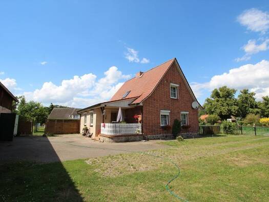 Haus zum Kauf 195.000 € 6 Zimmer 124 m² 2.588 m² Grundstück Jessenitz 19249