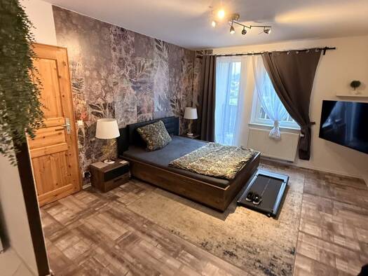 Mehrfamilienhaus zum Kauf 150.000 € 9 Zimmer 240 m² 680 m² Grundstück Hohndorf 09394